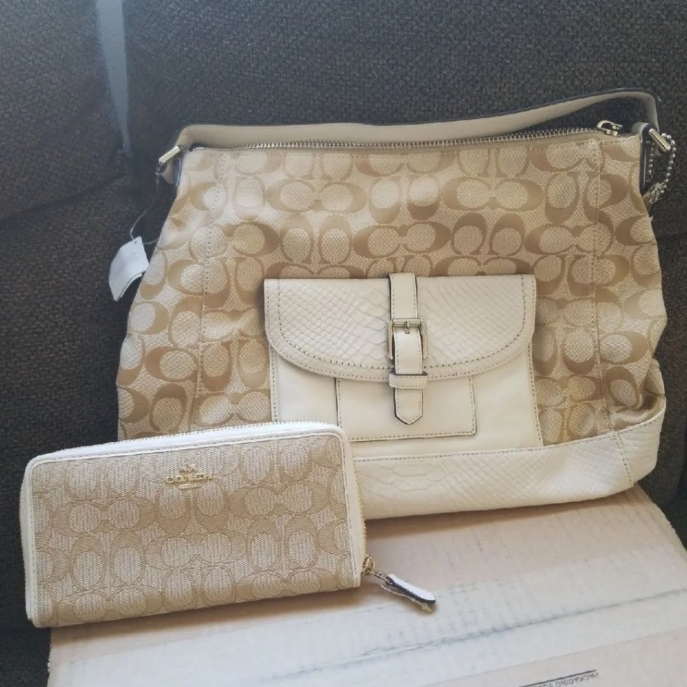 Coach Purse & Wallet (Signature Charlie Hobo)